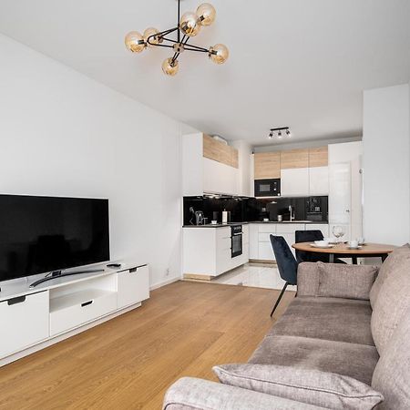 Warsaw Apartments 1 Sierpnia Street ภายนอก รูปภาพ