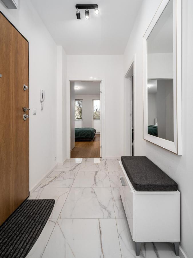 Warsaw Apartments 1 Sierpnia Street ภายนอก รูปภาพ